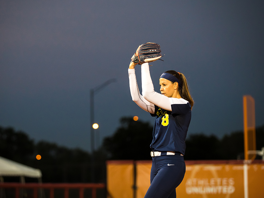 Cat Osterman prepares to deliver the pitch.