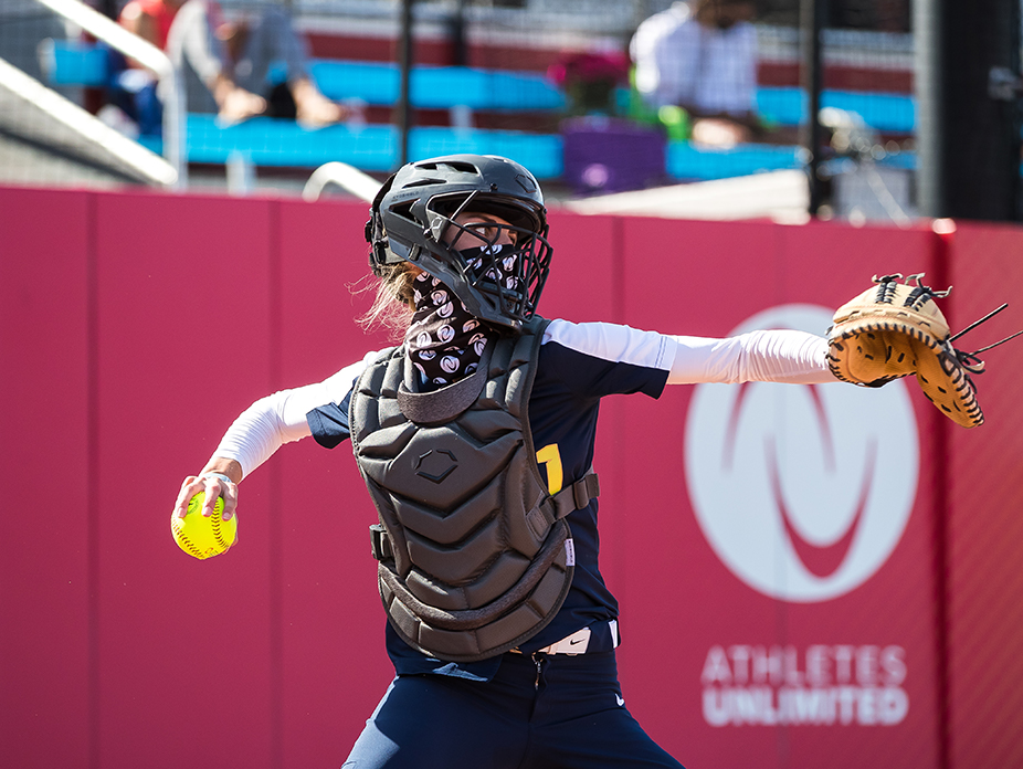 Aubree Munro prepares to throw the ball.
