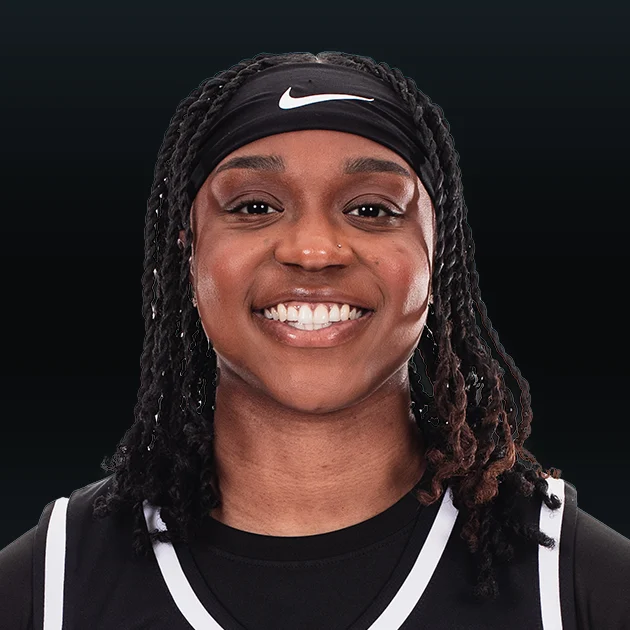 Headshot of Christyn Williams