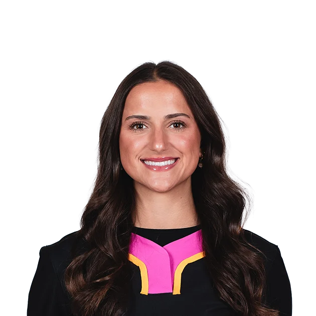 Headshot of Ana Gold