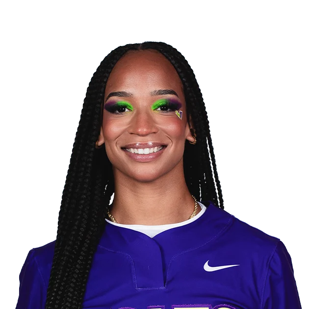 Headshot of Michaela Edenfield