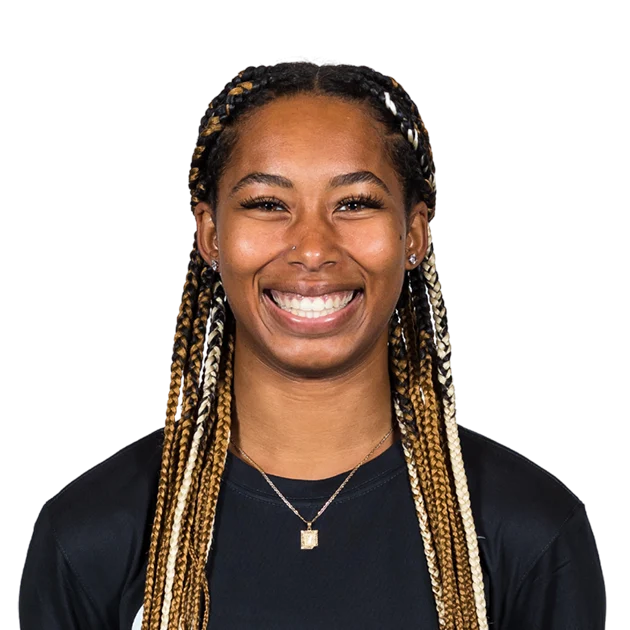 Headshot of Ciara Bryan