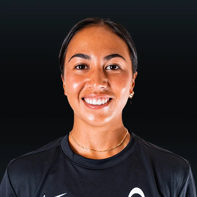 Headshot of Izzy McMahon