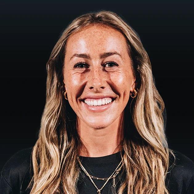 Headshot of Lizzie Colson