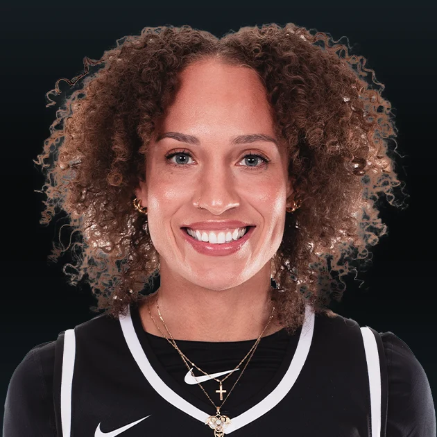 Headshot of Lydia Rivers