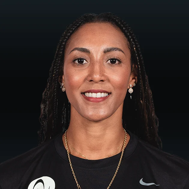 Headshot of Aury Cruz